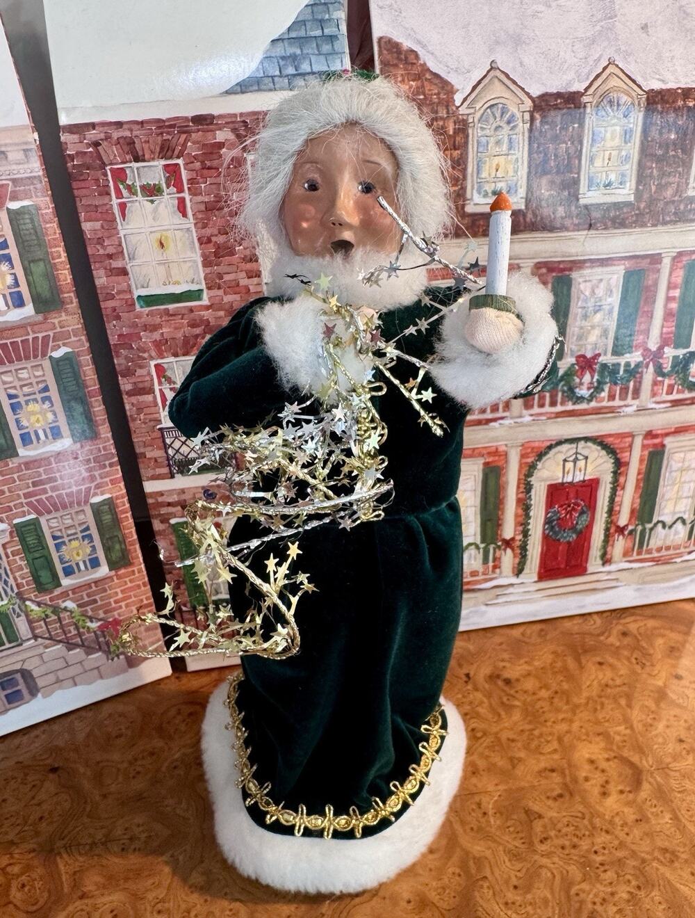 Vintage Byers Choice Carolers 1999 Mrs. Claus Green Velvet Dress Christmas